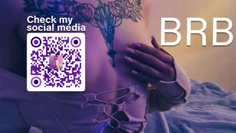 Snapshot of lunacyy chatting on 12.13.25 Britney online show from 12.13.25