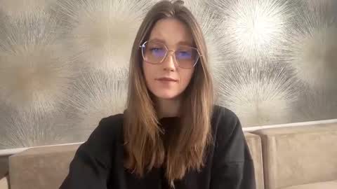 lunafeather online show from 03.04.26