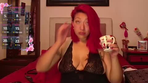 Snapshot of lunalatinacoo chatting on 11.16.25 LUNA online show from 11.16.25