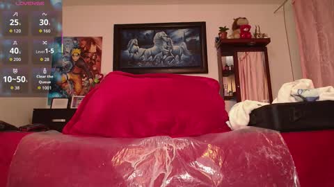 Snapshot of lunalatinacoo chatting on 12.20.25 LUNA online show from 12.20.25