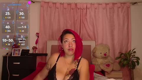 Snapshot of lunalatinacoo chatting on 01.08.26 LUNA online show from 01.08.26