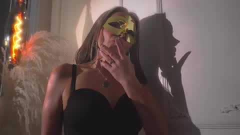 lunamisteriosa_ online show from 12.23.25