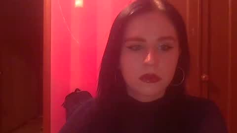 lunamystique_ online show from 01.22.25