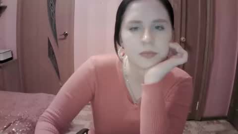 lunamystique_ online show from 01.27.25