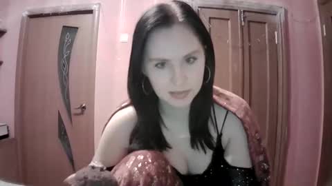 lunamystique_ online show from 01.29.25