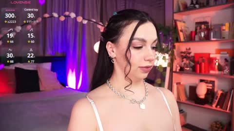 Luna  next streams Mon Fri Sat Sun 8pm-5am gmt0 online show from 03.08.25