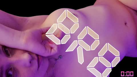 Snapshot of lunaoddity chatting on 01.14.25 Luna online show from 01.14.25