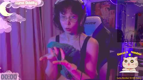 Snapshot of lunaoddity chatting on 10.29.25 Luna online show from 10.29.25