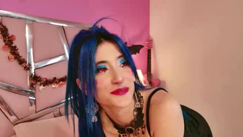 Snapshot of lunapagee chatting on 10.17.25 Luna Page online show from 10.17.25