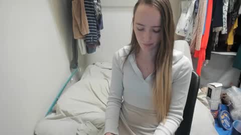 Snapshot of lunapixie2020 chatting on 12.30.24 lunapixie2020 online show from 12.30.24