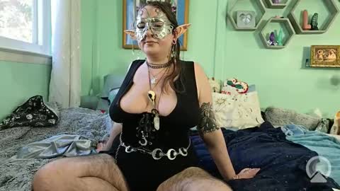 Snapshot of lunarfaestellaris chatting on 01.15.26 Lunar Fae Stellaris online show from 01.15.26