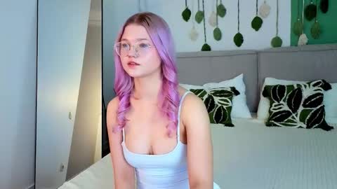 lunariafox online show from 03.28.26