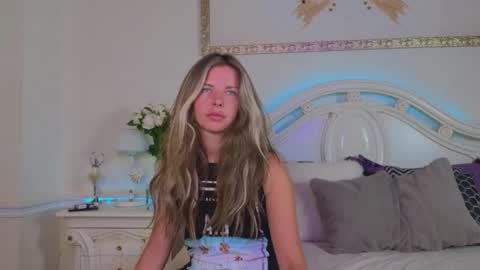 Luna Rishi online show from 09.09.25