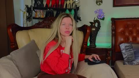 Snapshot of lunarishi chatting on 03.20.26 Luna Rishi online show from 03.20.26