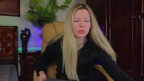 Snapshot of lunarishi chatting on 04.16.26 Luna Rishi online show from 04.16.26