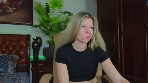 Luna Rishi online show from 05.11.26