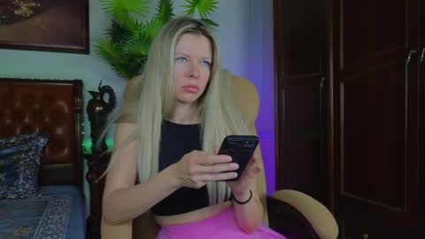 Luna Rishi online show from 05.25.26