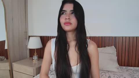 Luna Rousse online show from 04.11.26