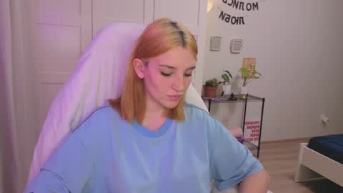 Snapshot of lunatale chatting on 01.15.26 Kate online show from 01.15.26