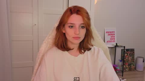 Snapshot of lunatale chatting on 02.14.26 Kate online show from 02.14.26