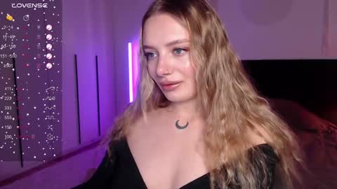 Snapshot of lunaticabae chatting on 02.22.25 LunaticaBae online show from 02.22.25