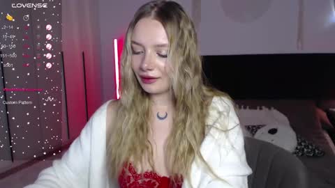 Snapshot of lunaticabae chatting on 03.02.25 LunaticaBae online show from 03.02.25