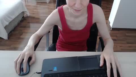 Snapshot of lunavibe_ chatting on 06.03.26 lunavibe_ online show from 06.03.26
