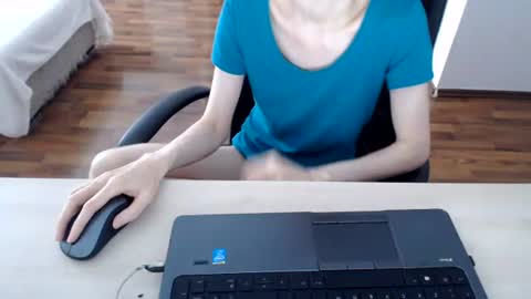 Snapshot of lunavibe_ chatting on 06.13.26 lunavibe_ online show from 06.13.26