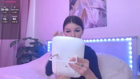 Veronica online show from 11.16.25