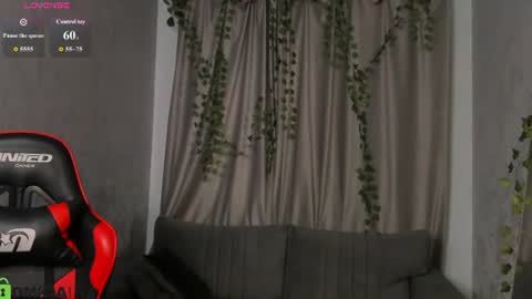 Snapshot of lune_fallenstar chatting on 07.23.26 Lune FallenStar online show from 07.23.26