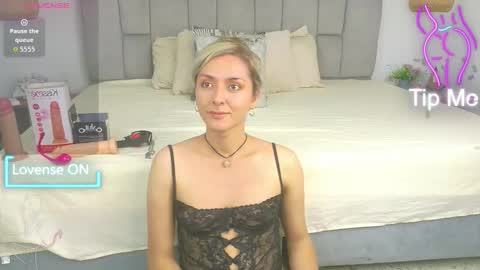 lunitadiva online show from 10.27.25