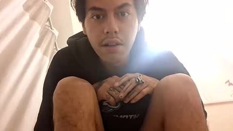 Snapshot of lunn10mcl chatting on 11.13.25 lunn10mcl online show from 11.13.25