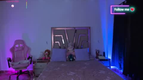 LUNA ROSE online show from 03.18.26