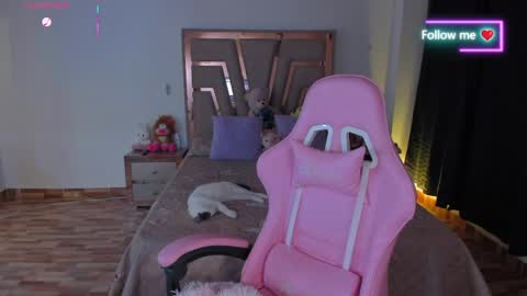 LUNA ROSE online show from 04.01.26