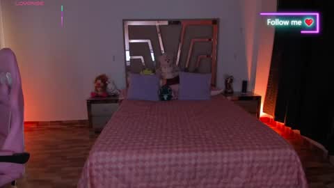 LUNA ROSE online show from 04.20.26