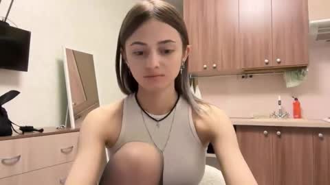 Snapshot of lurlineoline chatting on 11.03.25 May online show from 11.03.25