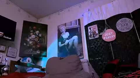 .Clarissa. Follow me on Instagram   miss buns  online show from 01.15.26