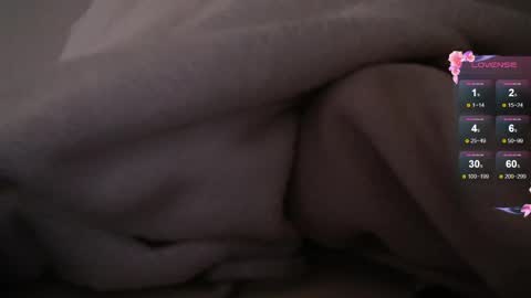 Snapshot of lusciouslipsxx chatting on 04.27.26 lusciouslipsxx online show from 04.27.26