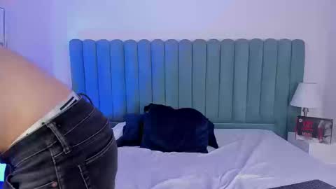 Snapshot of lushian_luna chatting on 09.19.25 Lushian And Luna online show from 09.19.25