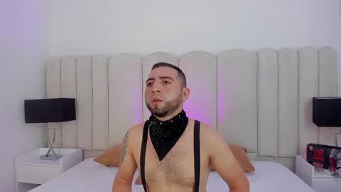 Snapshot of lushian_luna chatting on 05.11.26 Lushian And Luna online show from 05.11.26