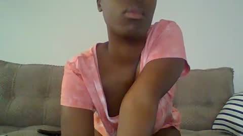 Snapshot of lushlola254 chatting on 10.19.25 lushlola254 online show from 10.19.25