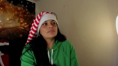 Snapshot of lust_mom chatting on 12.21.24 Angela 3 online show from 12.21.24