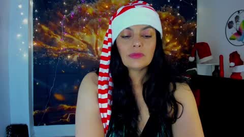 Snapshot of lust_mom chatting on 12.22.24 Angela 3 online show from 12.22.24