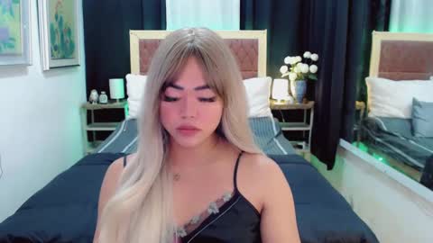 Snapshot of lustfuloffendertrina chatting on 01.12.25 Trina online show from 01.12.25