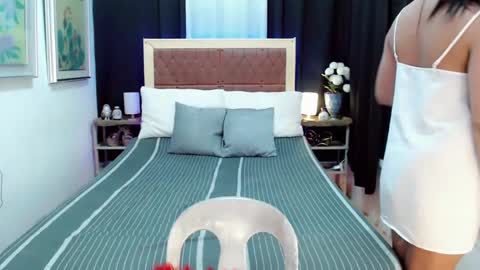 Snapshot of lustfuloffendertrina chatting on 01.18.25 Trina online show from 01.18.25