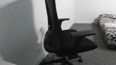 lustyhunk95 online show from 12.12.24