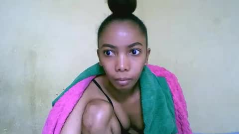 Snapshot of lutchia chatting on 09.10.25 lutchia online show from 09.10.25