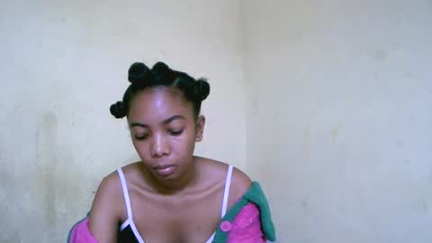 Snapshot of lutchia chatting on 09.11.25 lutchia online show from 09.11.25