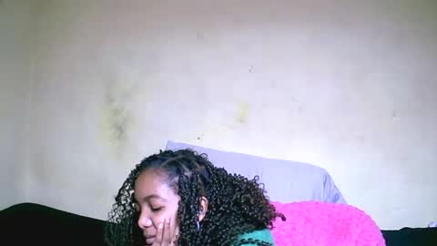 Snapshot of lutchia chatting on 09.26.25 lutchia online show from 09.26.25