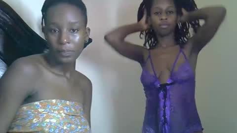 lutino_lovebirds online show from 03.06.26